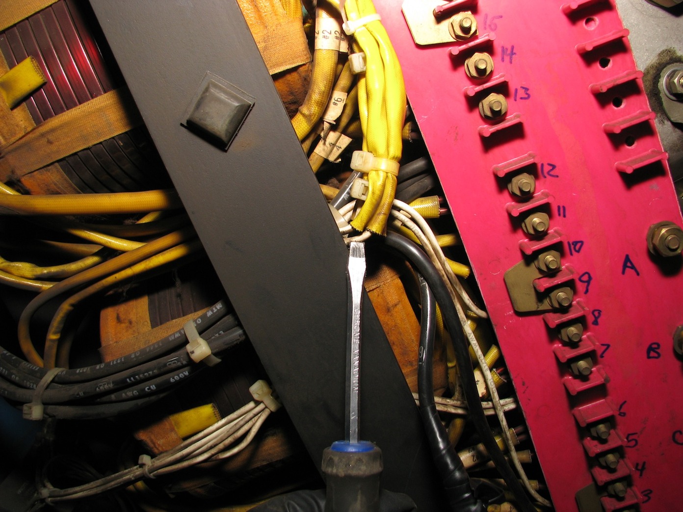 Fan Wires 2 5926.JPG